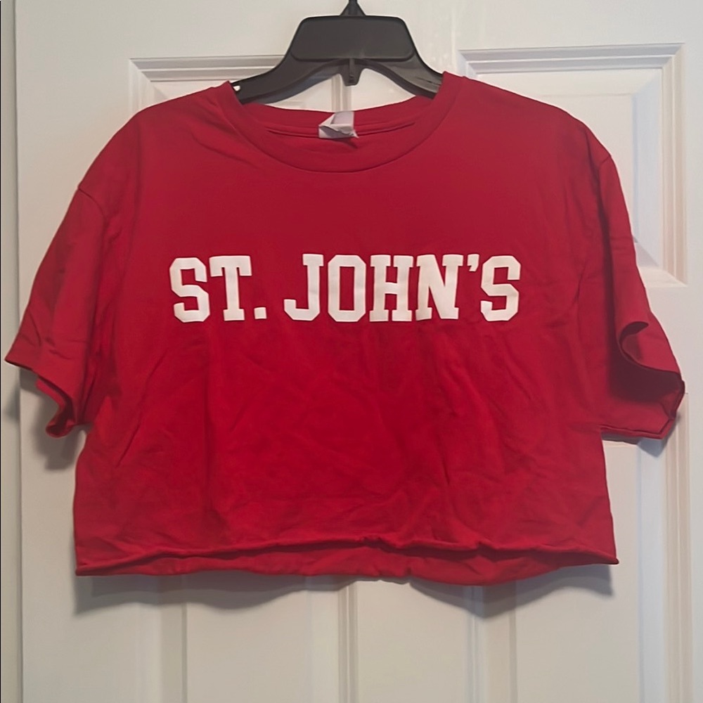 St. John’s University Red Short Sleeve Tee cropped Style